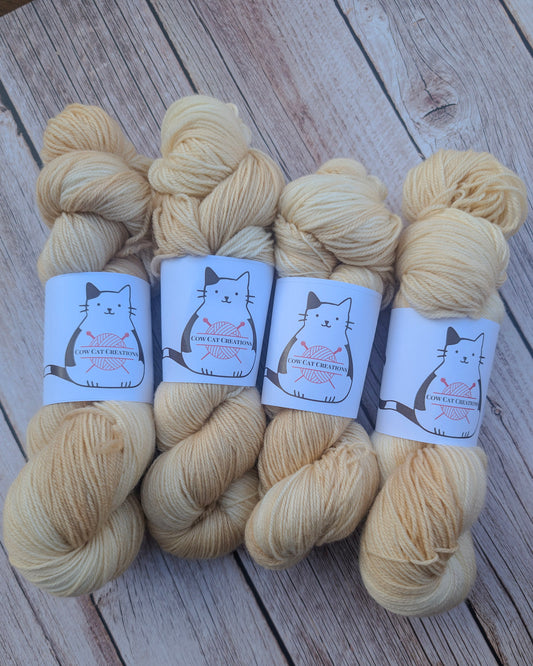 Buttercream - Purrfect - 4ply /Fingering sock (Nundle)