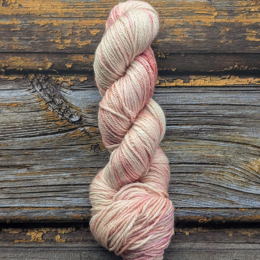 Dungeon Crawler – Aurum Merino Silk DK