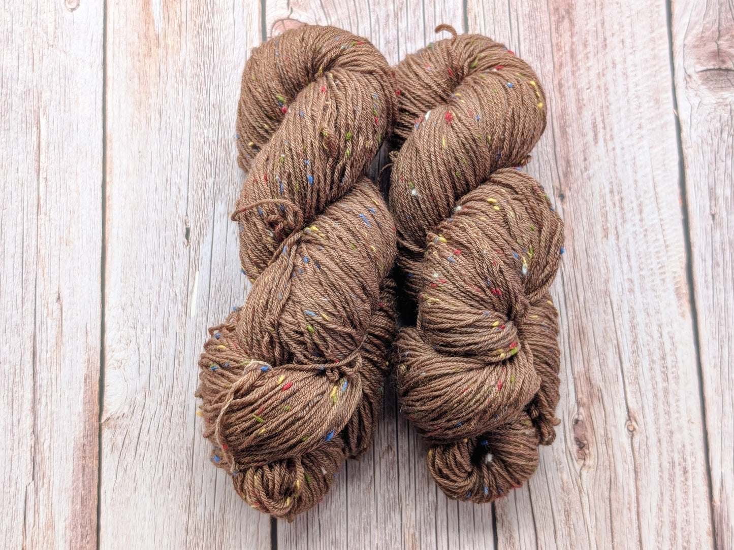 Hobbit Hole - Woolshed 4 Ply – Hand-Dyed Tweed Yarn